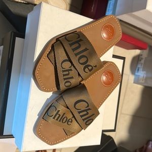Chloe groove brown logo sandals